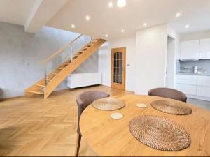 Pronájem bytu 4+kk, Praha - Kobylisy, Šimůnkova, 100 m2