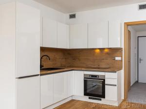 Pronájem bytu 1+kk, Praha - Vysočany, Smržových, 31 m2