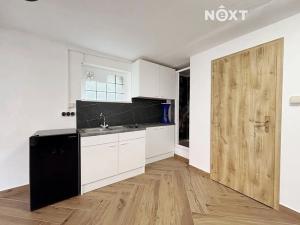 Prodej komerční nemovitosti, Praha - Hloubětín, Sadská, 35 m2