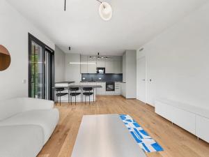 Pronájem bytu 2+kk, Praha - Modřany, Československého exilu, 58 m2