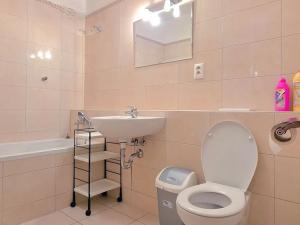 Pronájem bytu 2+kk, Praha - Holešovice, Varhulíkové, 58 m2