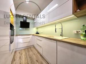 Pronájem bytu 2+kk, Praha - Hloubětín, Granitova, 52 m2