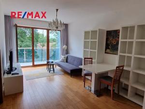 Pronájem bytu 2+kk, Jesenice, V Lázních, 46 m2