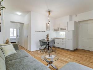 Pronájem bytu 2+kk, Praha - Vinohrady, Písecká, 49 m2