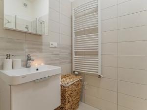 Pronájem bytu 2+kk, Praha - Vinohrady, Písecká, 49 m2