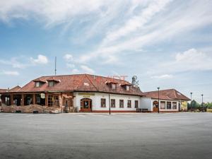 Pronájem restaurace, Břeclav - Poštorná, Celnice-středisko služeb, 270 m2