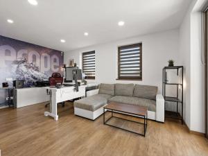 Prodej rodinného domu, Hrádek, 281 m2