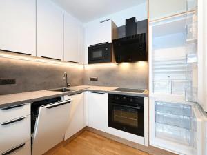 Pronájem bytu 1+kk, Praha - Modřany, Mezi vodami, 33 m2