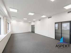 Pronájem kanceláře, Praha - Chodov, Líbalova, 61 m2