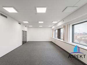Pronájem kanceláře, Praha - Chodov, Líbalova, 61 m2