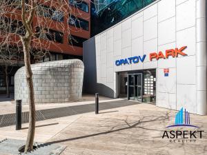 Pronájem kanceláře, Praha - Chodov, Líbalova, 456 m2