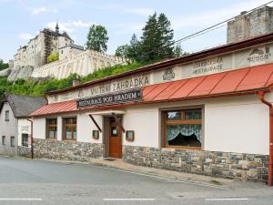 Prodej restaurace, Český Šternberk, 480 m2