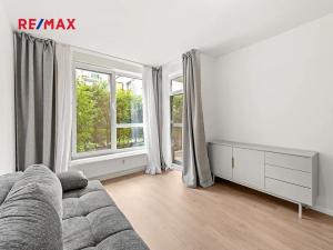 Pronájem bytu 2+kk, Praha - Vysočany, Pod Harfou, 50 m2
