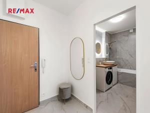 Pronájem bytu 2+kk, Praha - Vysočany, Pod Harfou, 50 m2