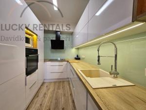 Pronájem bytu 2+kk, Praha - Hloubětín, Granitova, 53 m2