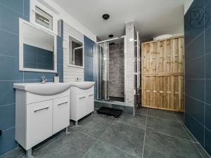 Prodej ubytování, Řeka, 250 m2