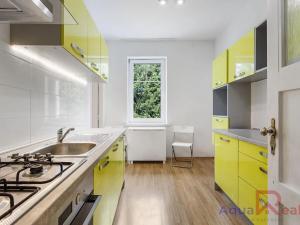 Prodej bytu 3+1, Karlovy Vary, Závodu míru, 66 m2