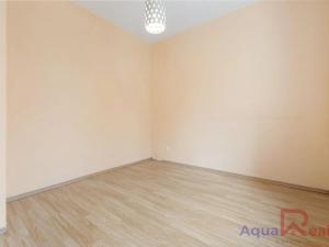 Prodej bytu 3+1, Karlovy Vary, Závodu míru, 66 m2