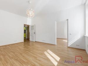 Prodej bytu 3+1, Karlovy Vary, Závodu míru, 66 m2
