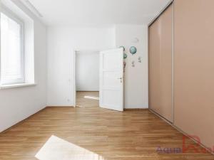 Prodej bytu 3+1, Karlovy Vary, Závodu míru, 66 m2
