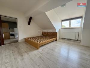Pronájem bytu 2+kk, Kladno - Švermov, Havlíčkovo nám., 39 m2