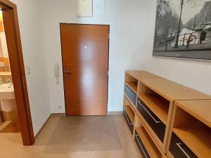 Pronájem bytu 1+kk, Praha - Vysočany, Pod Harfou, 48 m2