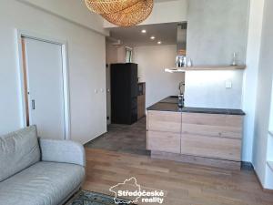 Pronájem bytu 2+kk, Praha - Holešovice, Veverkova, 40 m2
