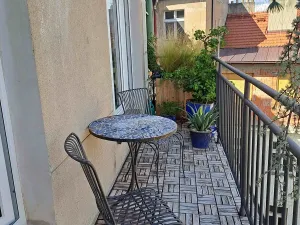 Pronájem bytu 2+kk, Praha - Holešovice, Veverkova, 40 m2
