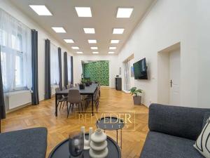Pronájem kanceláře, Teplice, U radnice, 123 m2
