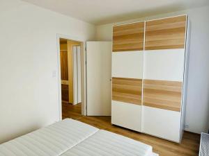 Pronájem bytu 2+kk, Praha - Kamýk, Ve Lhotce, 59 m2