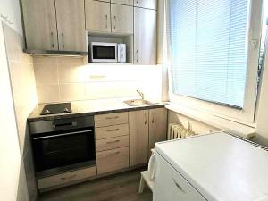 Pronájem bytu 1+1, Praha - Modřany, Rodopská, 32 m2