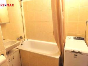 Pronájem bytu 1+1, Praha - Modřany, Rodopská, 32 m2