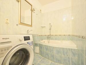 Pronájem bytu 2+kk, Praha - Horní Měcholupy, Veronské nám., 45 m2