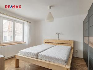 Pronájem bytu 2+1, Jindřichův Hradec, Tovární, 58 m2