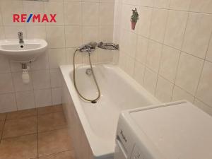 Pronájem bytu 1+kk, Klecany, V Honech, 30 m2
