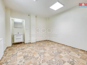 Pronájem obchodního prostoru, Klatovy - Klatovy IV, Tyršova, 18 m2