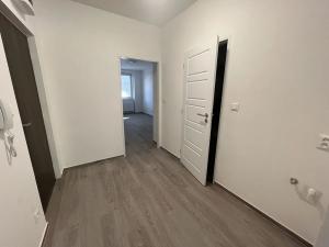 Pronájem bytu 2+kk, Brno, Bratislavská, 40 m2