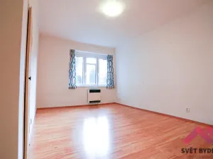 Pronájem bytu 1+kk, Praha - Bubeneč, Ve struhách, 30 m2