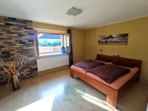 Prodej rodinného domu, Lešany, 272 m2