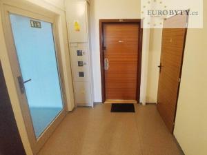 Pronájem bytu 2+1, Praha - Záběhlice, Ostružinová, 53 m2