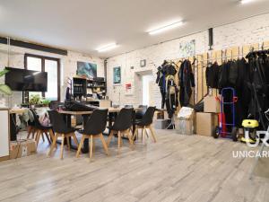 Pronájem obchodního prostoru, Brno - Husovice, Dukelská třída, 240 m2