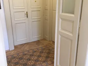 Prodej bytu 2+kk, Praha - Staré Město, U obecního dvora, 70 m2