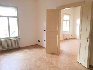 Prodej bytu 2+kk, Praha - Staré Město, U obecního dvora, 70 m2