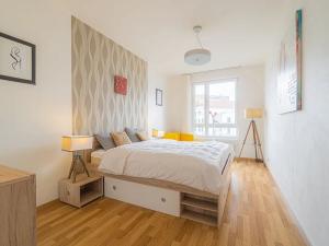 Pronájem bytu 2+kk, Ostrava, Jantarová, 60 m2