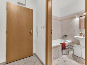 Prodej bytu 1+kk, Praha - Chodov, Mikulova, 40 m2