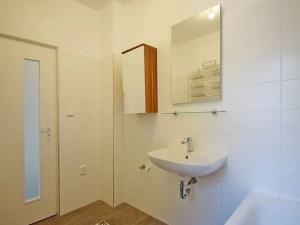 Pronájem rodinného domu, Praha - Dolní Měcholupy, V planinách, 185 m2