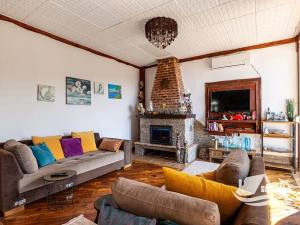 Prodej rodinného domu, Kruče, Černá Hora, 210 m2