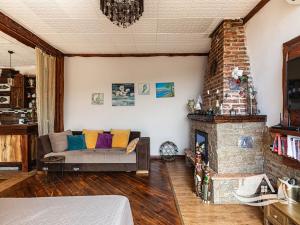 Prodej rodinného domu, Kruče, Černá Hora, 210 m2
