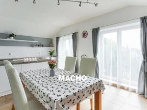Prodej rodinného domu, Kostelec u Křížků, 353 m2