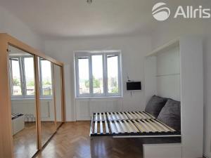 Pronájem bytu 1+kk, Brno, Komárovská, 32 m2